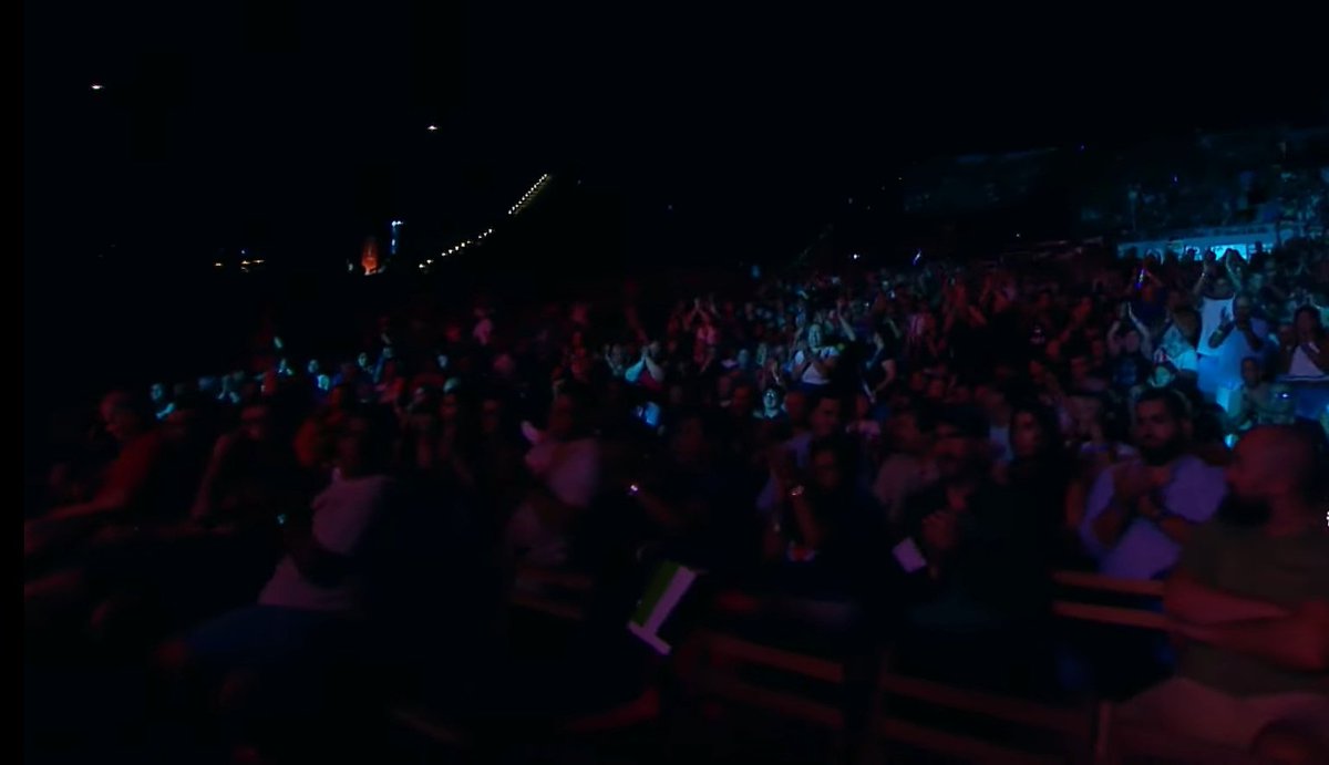 El público llenó el Teatro y ovacionó a Doña Bastarda con el fragmento tan cuestionado. 

Era absurdo censurar un TREMENDO espectáculo como este.