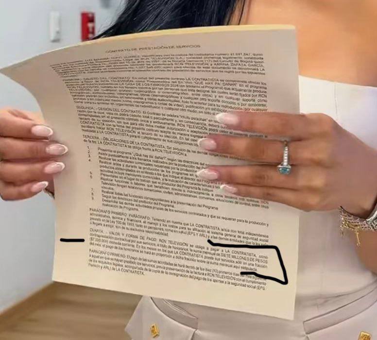 MAXGATEMM's tweet photo. O sea… ¿la que llama económicos a otros, la misma que solo quedó para RCN, tuvo que rebajarse por un contrato de 7 millones mensuales?
JAJAJA 🤣

Querida, sin rodeos: te ves económica. #NoTeInforma https://t.co/4vdZwrA06i