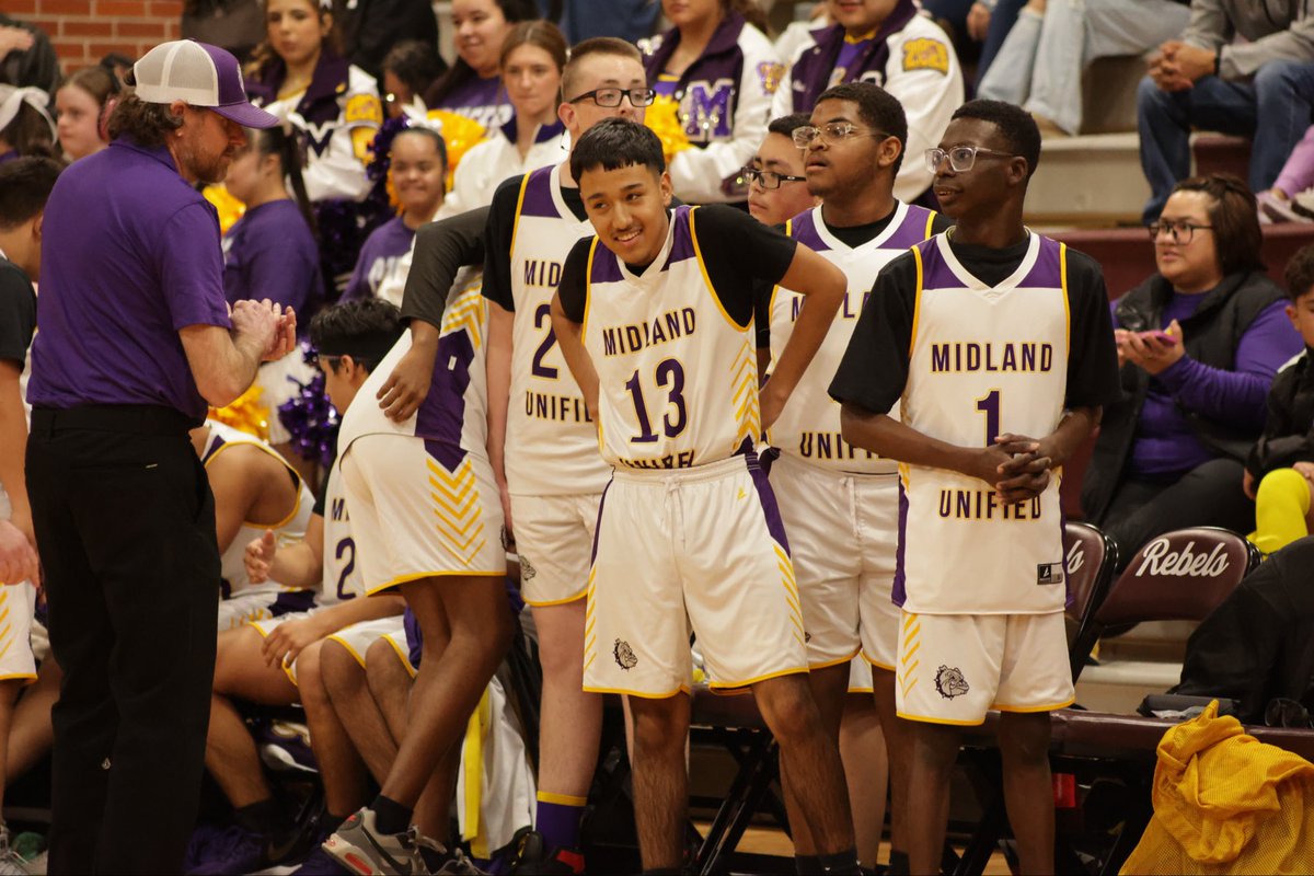 Midland_ISD's tweet image. Crosstown rivalry week kicked off with some extra fun and a little halftime dance party tonight as our Unified basketball teams took the court! We are so proud of our students for working hard, being great teammates, and for being true examples of #ExcellenceInAction! Thank you