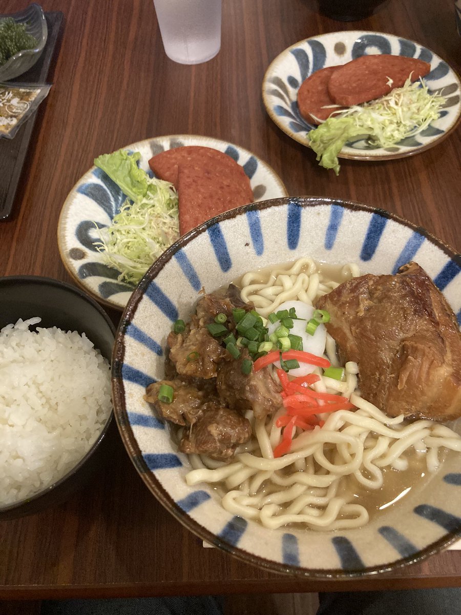 kohken127's tweet photo. 本日のランチin沖縄
沖縄ソーキそば　プラスα

#ランチ
#ラーメン
#そば https://t.co/7rOTqBWWna
