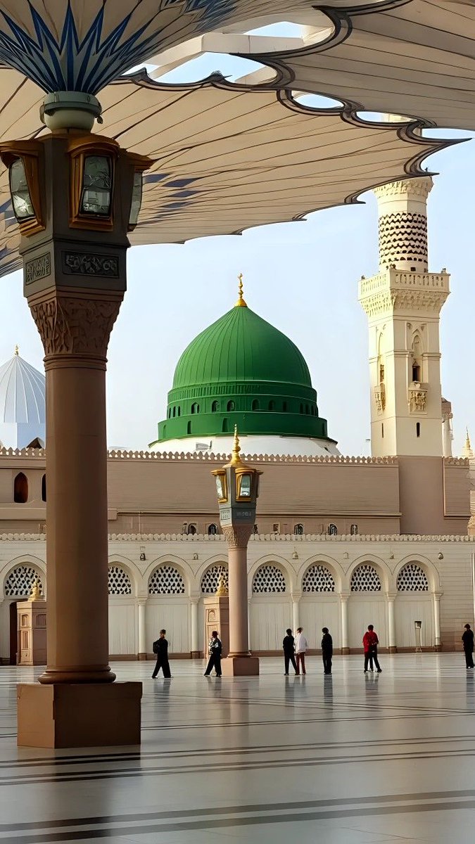 یَا رَسُولَ اللہ اُنْظُر حَالَنَا یَاحَبِیْبَ اللہِ اِسْمَعْ قَالَنَا