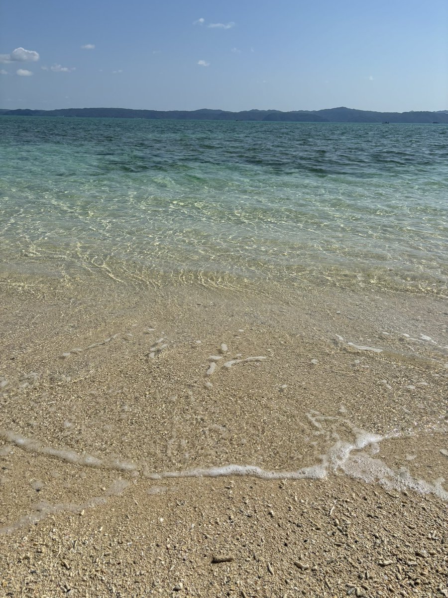 lotus5364's tweet photo. 沖縄の海はキレーですなぁ https://t.co/CrMD3BQkig
