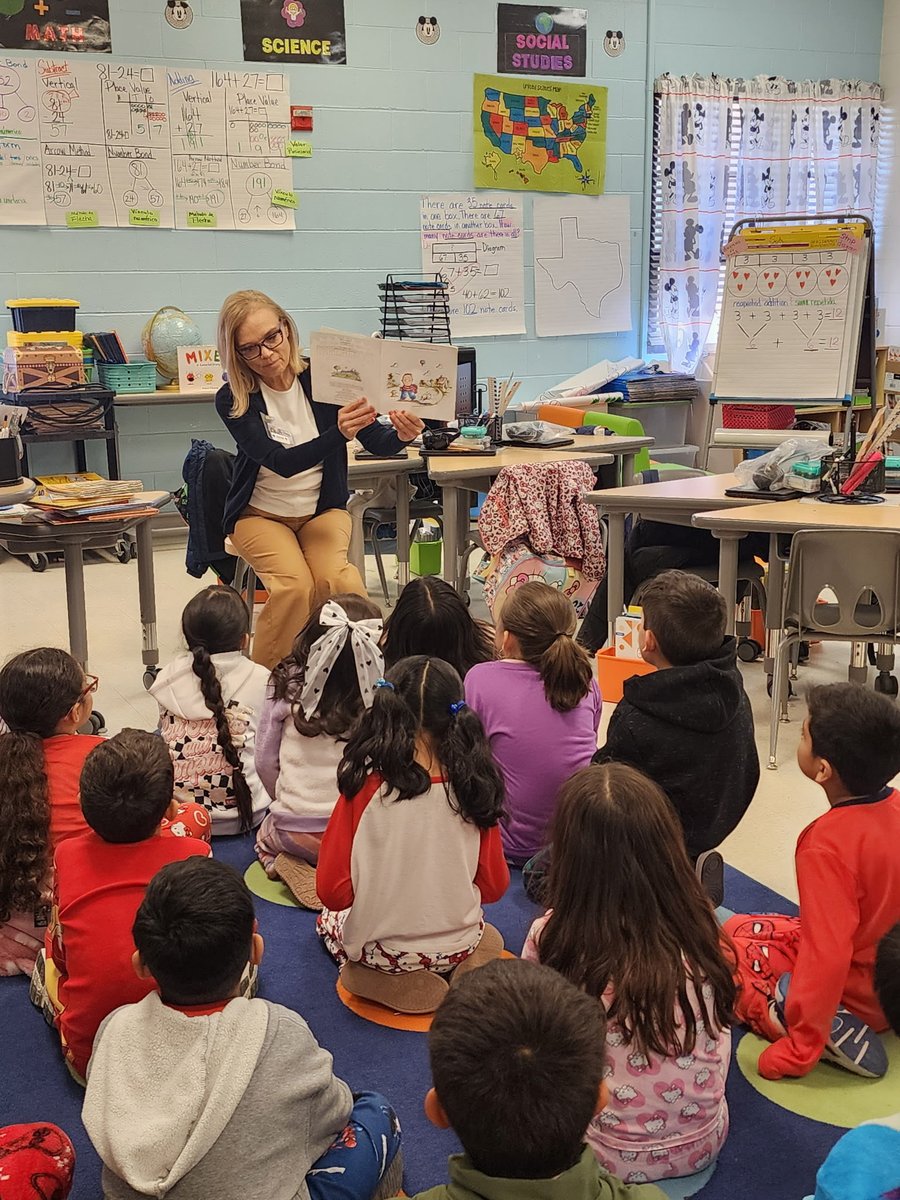 Liz Montero tweet media