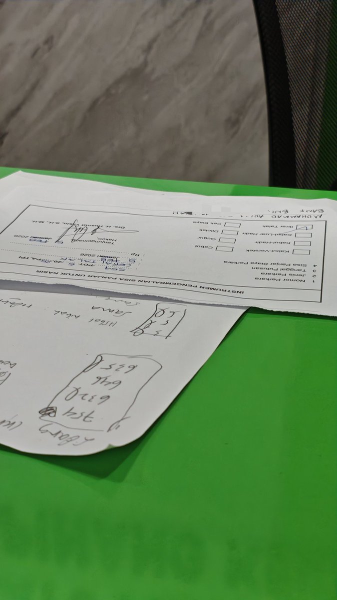 Iyaa.. Mokondoku 40juta..
Nyarik duitnya pakek K*NT**..
..
Urusannya Clear..
Cuma tinggal tuntutan NDAK MASUK AKAL nya aja yg belom..
Selanjutnya, sepertinya kamu yg mulai WAR urusan Ome n Mby..
..