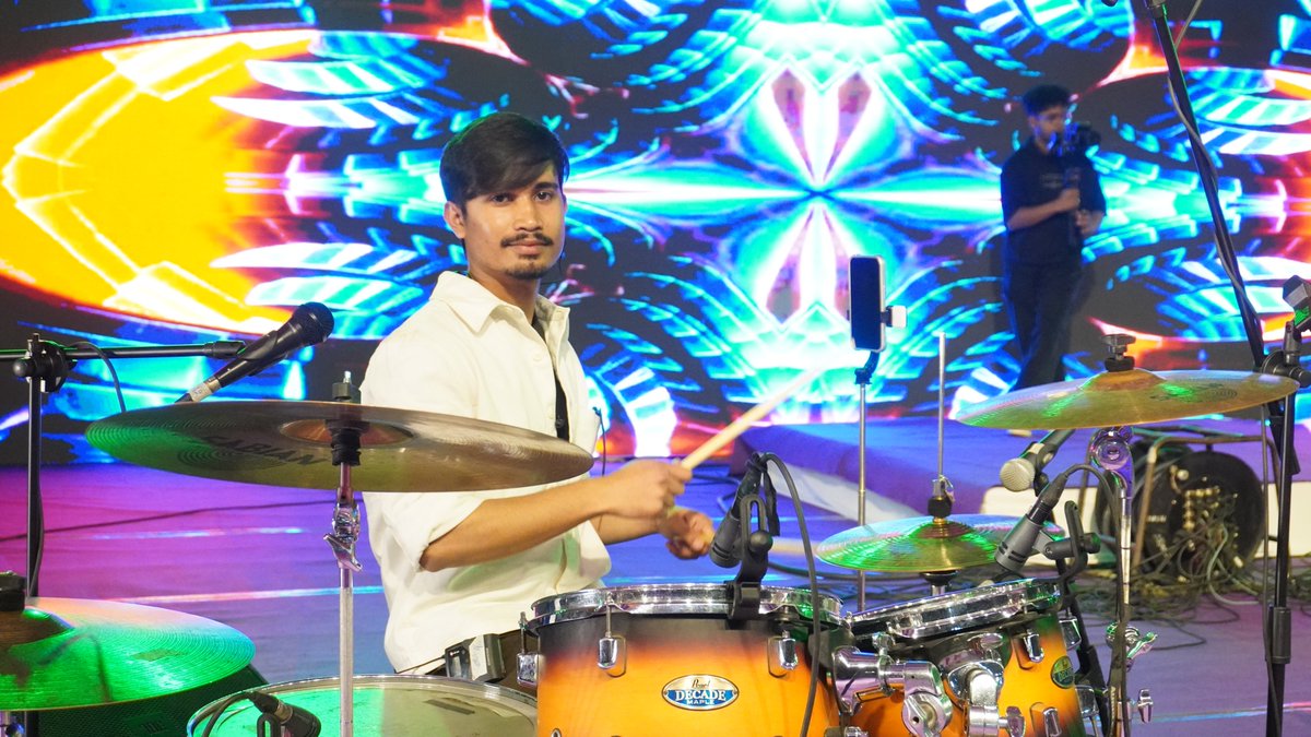 FIMTDELHI's tweet photo. Fairfield shines at ANUGOONJ 2026! 🎶🔥
Thunderous drum beats, roaring Gen Z vibes & a power-packed performance by Daniel Dass & Rakshit Upadhyay lit up the Main Stage at GGSIPU.
Proud moment! ✨
#Anugoonj2026 #FairfieldProud #GenZVibes #StageOnFire https://t.co/j0HecH17LD