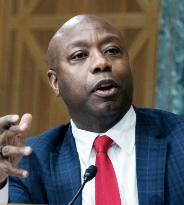 coinbureau's tweet photo. 🇺🇸A COMPROMISE WILL 'KEEP INNOVATION IN AMERICA'

Senate Banking Committee chairman Tim Scott says a compromise between crypto firms and banks would keep innovation in America.

“We can protect consumers and community banks while still allowing innovation and competition to lower prices and expand access.”