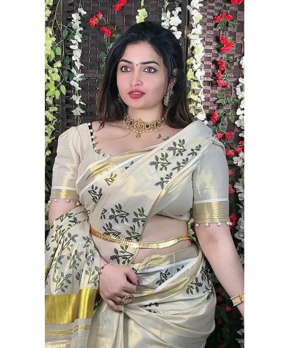 स्त्रियाँ जितनी भी आत्मनिर्भर क्यों न बन जाएँ,
समाज का एक बड़ा हिस्सा आज भी
उनके सपनों, संघर्षों और आत्मसम्मान से ज़्यादा
उनके शरीर में दिलचस्पी रखता है।
यही असली समस्या है, यही असली सच्चाई।