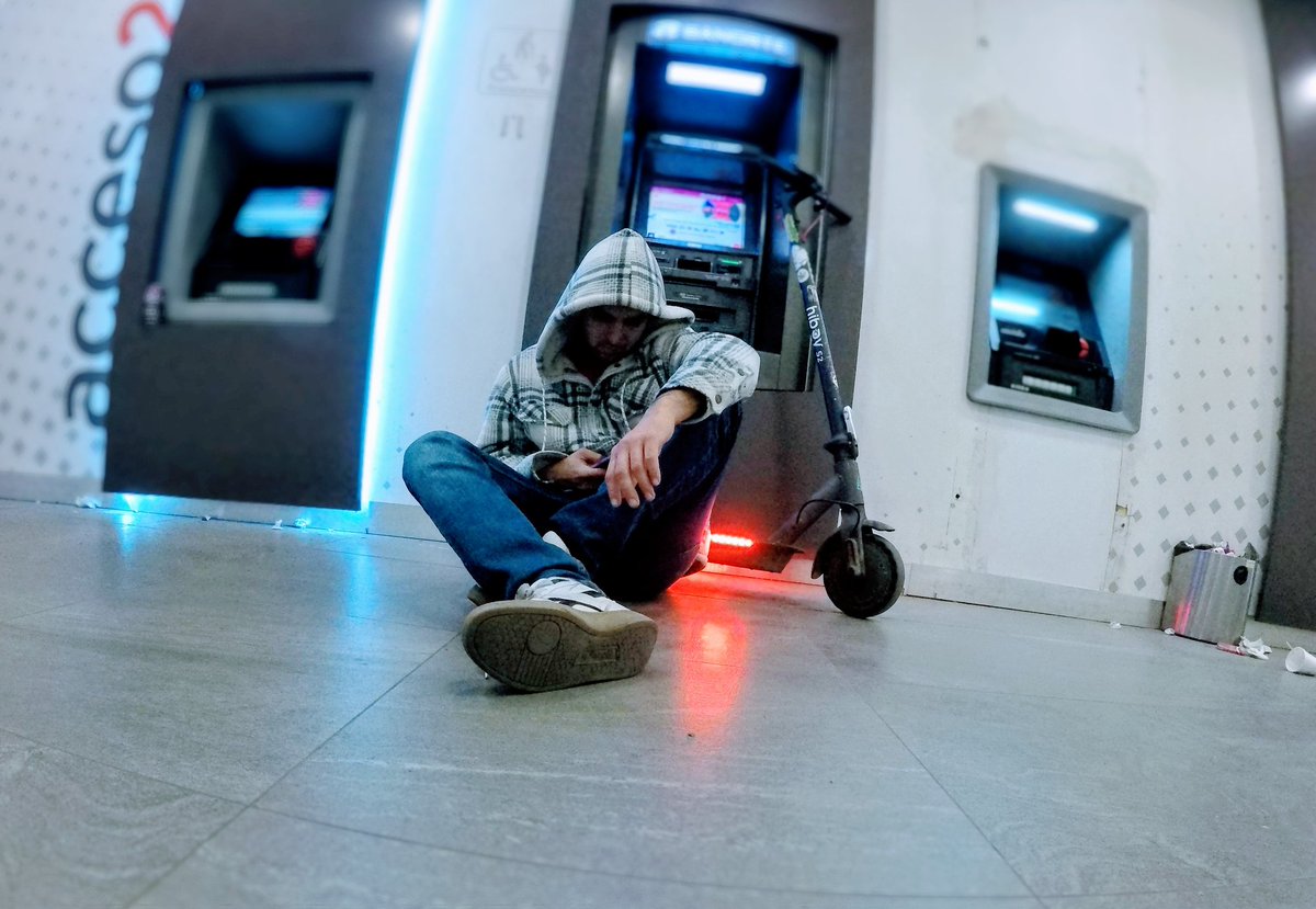 Terabluff's tweet image. Ocupa a luz para mí fotico. #terabluff #banco #banorte #atm #tijuana #mexico