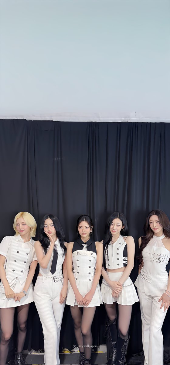 ITZY Wallpapers tweet media