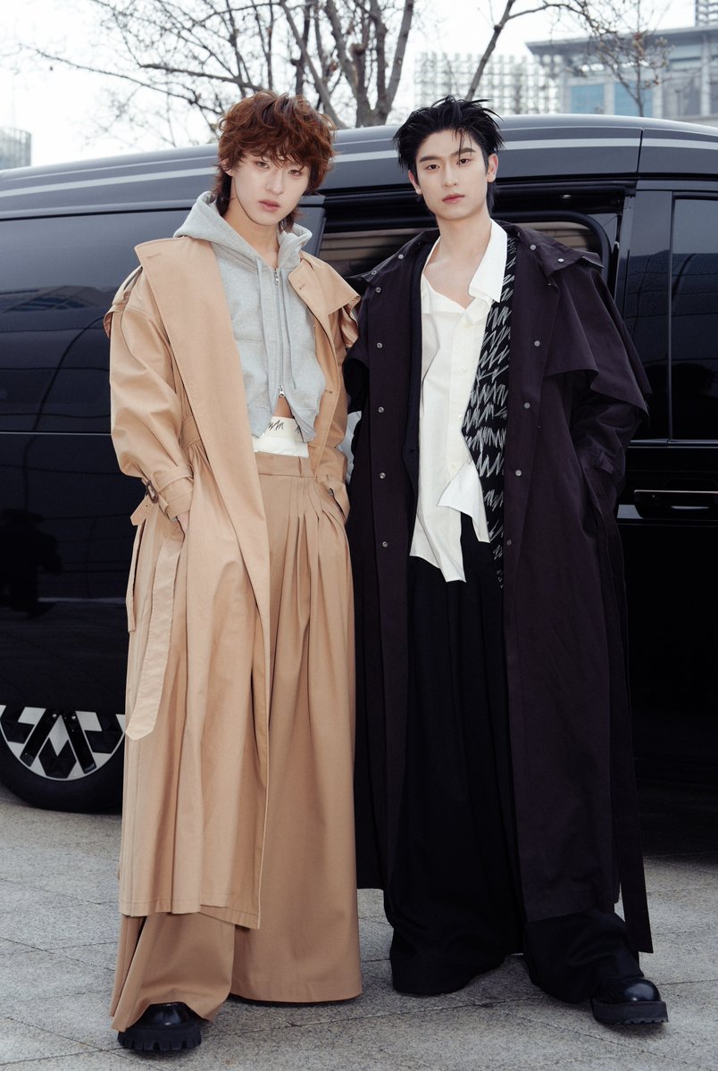 todayentth's tweet image. “โทมัส - ก้อง” ร่วมชมแฟชั่นโชว์ MMAM 2026FW Collection ในงาน Seoul Fashion Week 2026FW ณ กรุงโซล ประเทศเกาหลีใต้

THOMASKONG IN SFW26FW
#MMAMXTHOMASKONG
#ThomasKong #โทมัสก้อง
#tthomastc #kongjiro

รูปเพิ่มเติม : facebook.com/share/1ASpM25c…