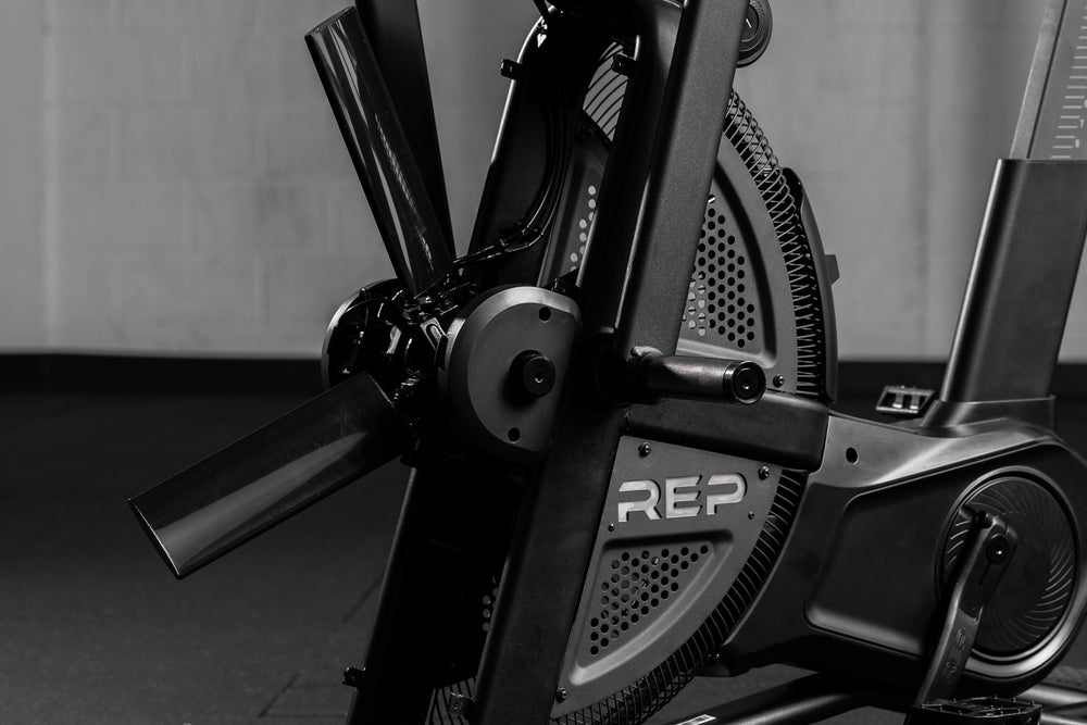 uchinogym's tweet photo. REP FitnessからStrive™ エアバイクの情報が公開されました。特許取得済みのVPR™（Variable Pitch Resistance）テクノロジーを採用し、ファンブレードの角度を調整することで、トレーニングニーズに合わせた最適な負荷設定が可能です。米国は週末から予約開始となります。
https://t.co/pPv7GWgm0g https://t.co/uG4m9OchxR