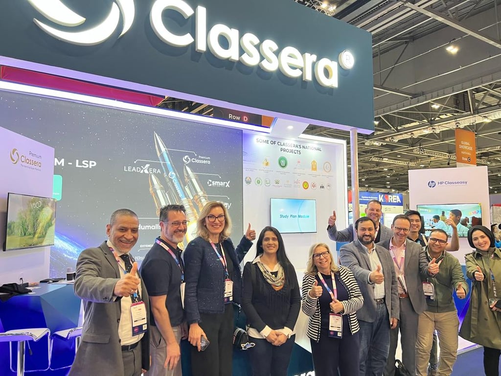 ClasseraME's tweet photo. مع اختتام فعاليات BETT UK 2026، نفخر بما حققناه خلال أسبوع حافل بالحوارات الملهمة والابتكار والتواصل العالمي في مجال التعليم.

مشاركة كلاسيرا في أكبر حدث عالمي لتكنولوجيا التعليم جسّدت التزامنا المستمر بتطوير حلول تعليمية مبتكرة وقابلة للتوسع، تدعم التعلم القائم على المهارات وتخدم المجتمعات التعليمية حول العالم. وقد أتاحت لنا اللقاءات مع قادة التعليم والشركاء فرصة ثمينة لتبادل الرؤى وبناء آفاق تعاون جديدة.

ويشرفنا بشكل خاص أن كلاسيرا فازت خلال BETT 2026 بجائزة الأثر المجتمعي من Intel ضمن برنامج Intel Skills for Innovation، وذلك للعام الثاني على التوالي وهو تقدير يعكس عمق واستدامة الأثر الذي نُحدثه في منظومات التعليم.

شكرًا لـ Intel، ولكل من زارنا وتفاعل معنا في BETT، ولمجتمع كلاسيرا العالمي من معلمين وشركاء.
نتطلع إلى مواصلة هذا الزخم وبناء مستقبل التعليم معًا.
للمزيد:
https://t.co/xpXtYX2Vfe
#كلاسيرا #BETT2026 #IntelSkillsForInnovation #الأثر_المجتمعي #تقنية_التعليم #مستقبل_التعليم