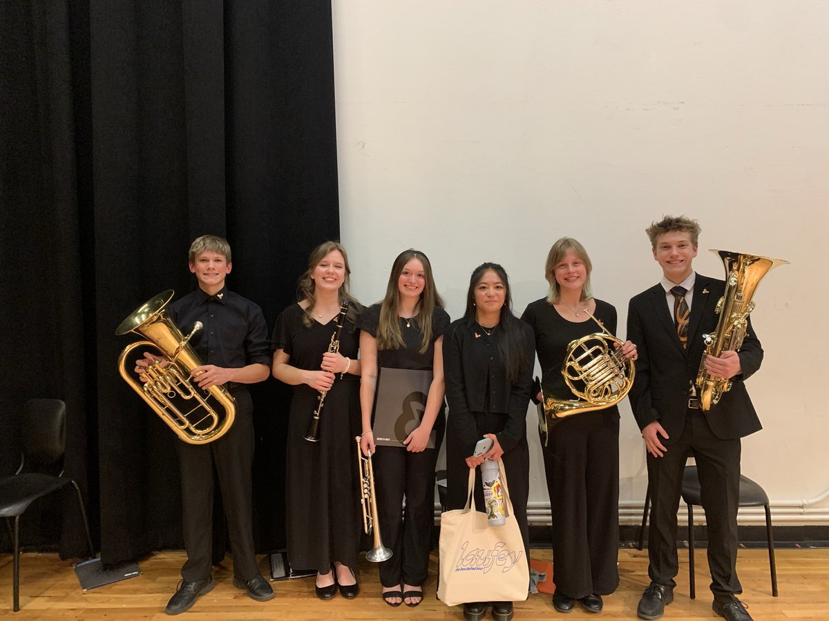 Mead HS Bands tweet media