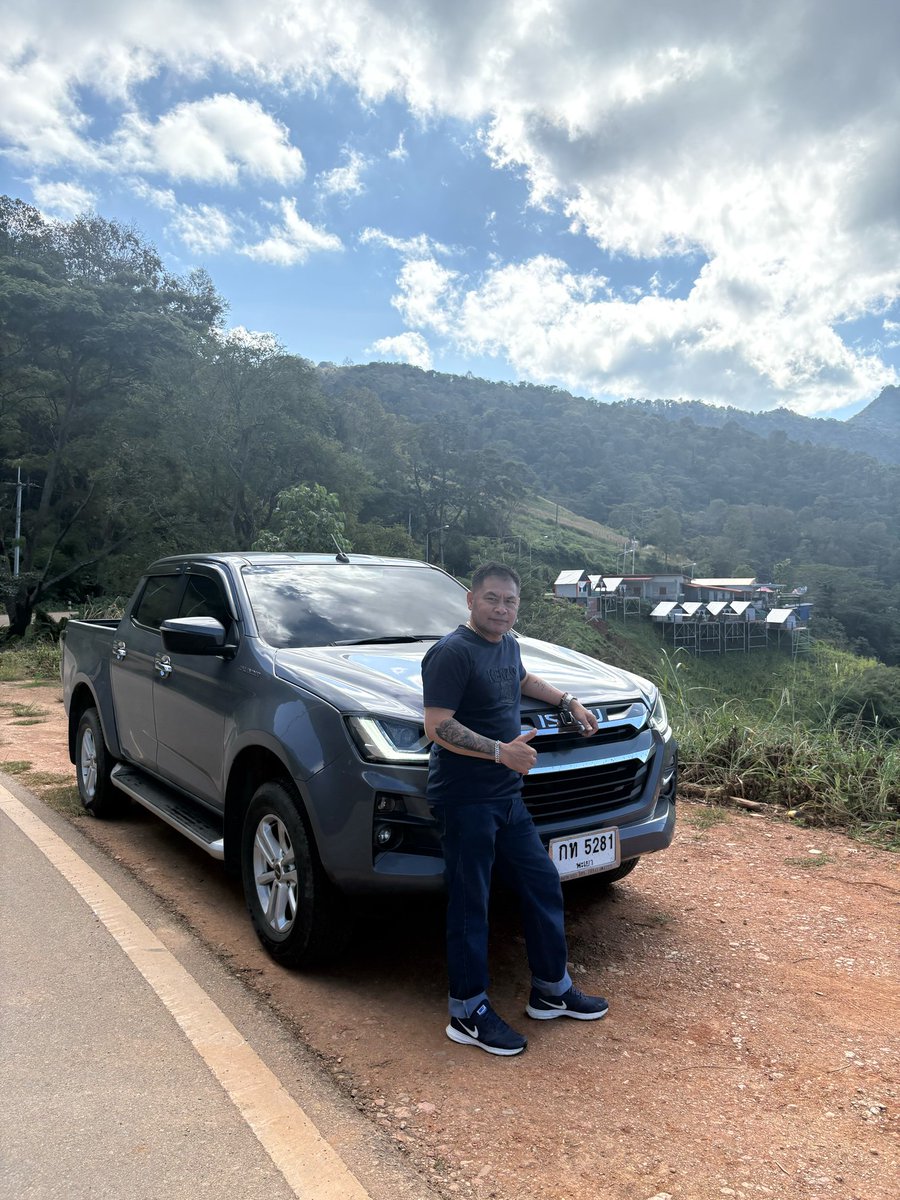 ภู วัชรพล/มีห้องอยู่ที่วัชรพล สายใหม จะมาทางนี้ หรือจะให้ไปหาก็ใด้นะคับ ไปใด้ทุกที่ ทุกเวลา เจ้าตัวมีรถปิคอัพนะคับ สามารถเหมาเที่ยวทั่วไทยฝด้ สนใจโทร 097-3359801 เรามีภาพส่วนตัวให้ชมนะคับ ของสวยมากๆ ขอใด้ทาง DM และ ไอดีไลย 097-3359801 ขอบคุณคับ