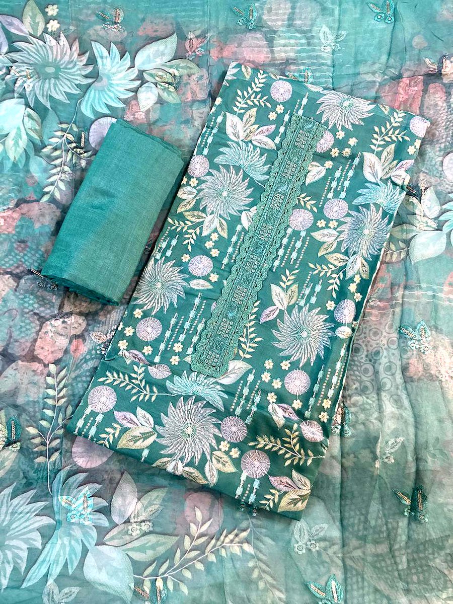 modish_outfit's tweet image. Celebrate timeless elegance with a traditional unstitched suit that blends classic charm and modern fashion effortlessly
#modishoutfitindia #UnstitchedFabric #unstitchedcollection #unstitchedsuits #traditionalsuit #traditionalwear #indiantradition #indianoutfit #suitset #suits