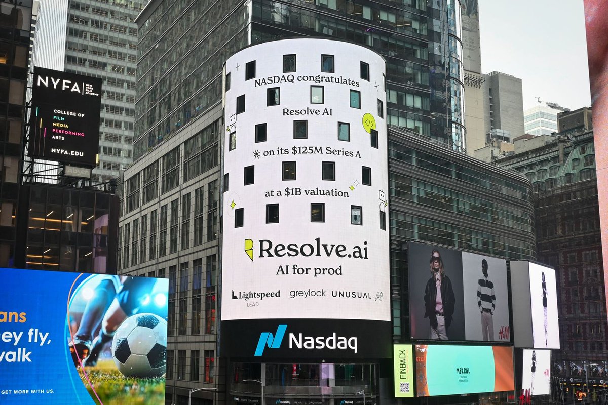 Resolve AI tweet media
