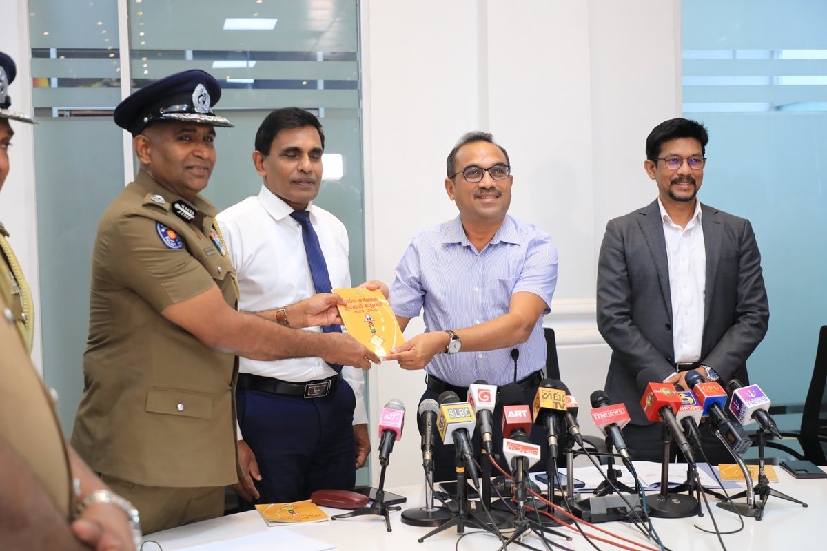 ErangaWeraratne's tweet photo. Proud moment for Sri Lanka’s digital journey 🇱🇰
The nationwide rollout of #GovPay for digital traffic fine payments is now complete, making public services faster, transparent, and truly citizen-centric.
A big thanks to all partner institutions who made this possible.
#GovPay https://t.co/HSpvH7XFEj