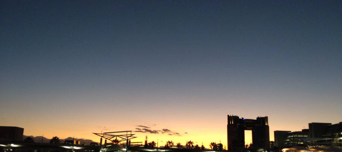 mos_seimitsu's tweet photo. ホームページにブログをアップしました！
今回は機械設計課の杉本さんです🌷
夕焼け空の記事となります🌛✨
ぜひ読んでみてください❣️
ブログはこちらから⇩
https://t.co/IdiCJ0wM0O
#社員ブログ
#静岡
#株式会社モス
#夕焼け https://t.co/Zjq5WQm8nm