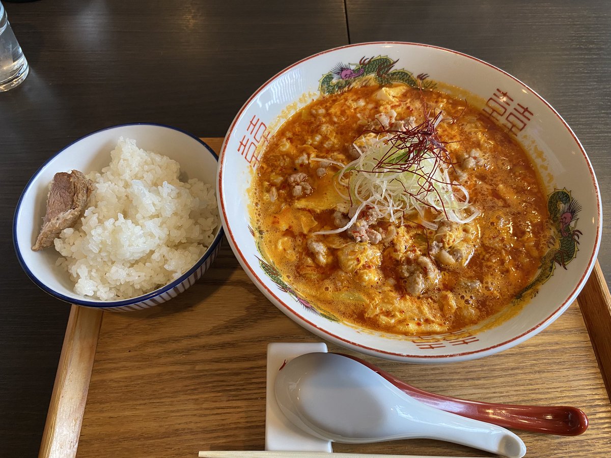 edgetrax's tweet image. 風邪がなかなか治らんので
限定メニューでニンニク摂取しに来た
むちゃくちゃ旨いんだが
#katura_tonkotu