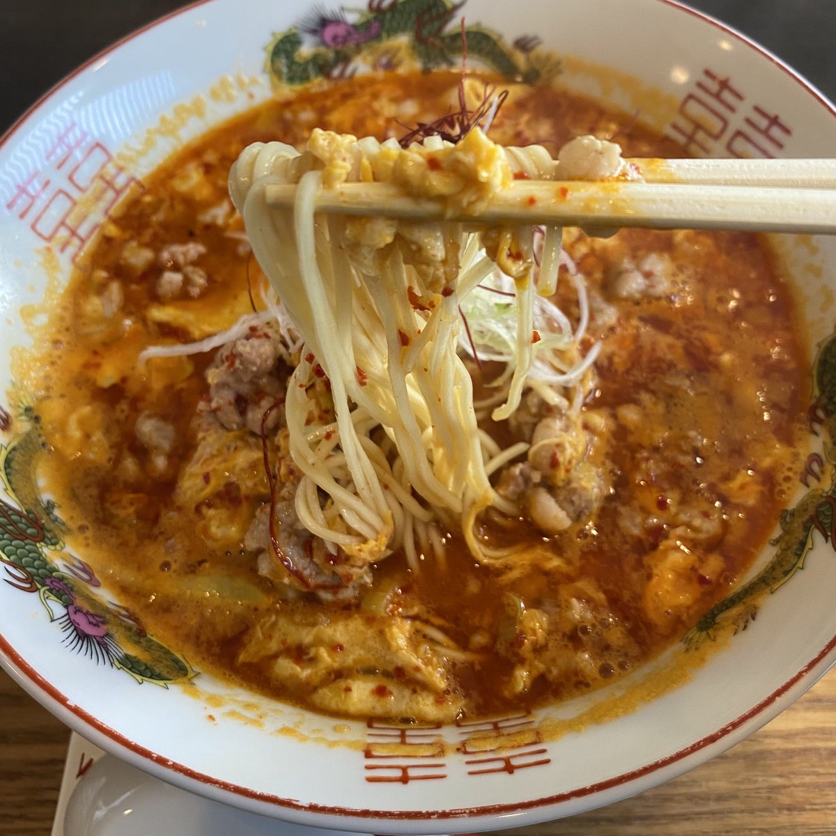 edgetrax's tweet image. 風邪がなかなか治らんので
限定メニューでニンニク摂取しに来た
むちゃくちゃ旨いんだが
#katura_tonkotu