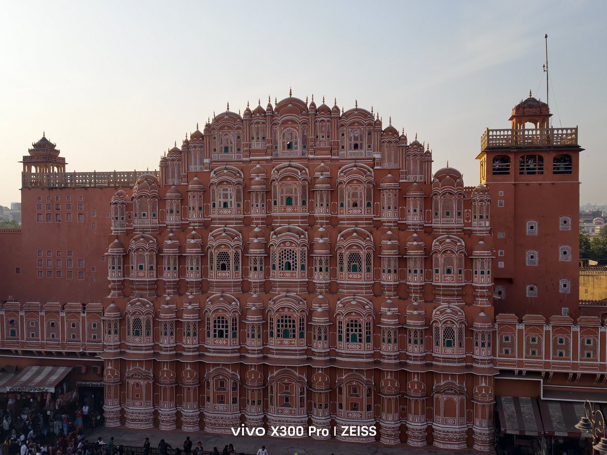 nirmaltv's tweet image. The Pink City! 
Shot on #VivoX300Pro #vivo #zeiss