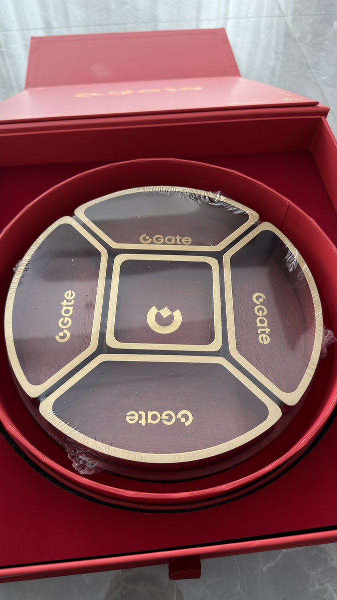VX_btcchat's tweet photo. 收到gate新年礼盒，果盘很精致，红包也好看，
祝gate越来越好，用户暴富。
@Gate @GateDEX @Gate_zh https://t.co/9BxIdjTKQK