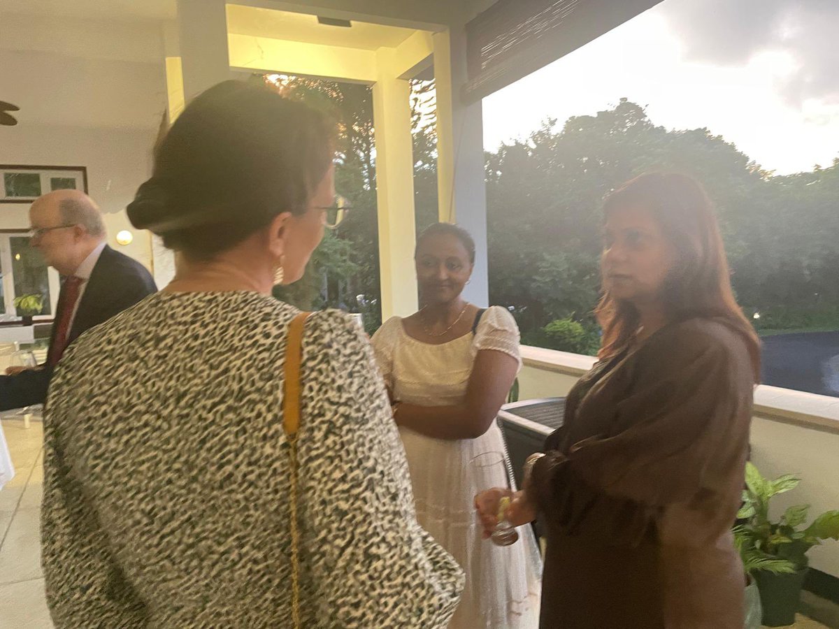 Eleanor Sanders tweet media