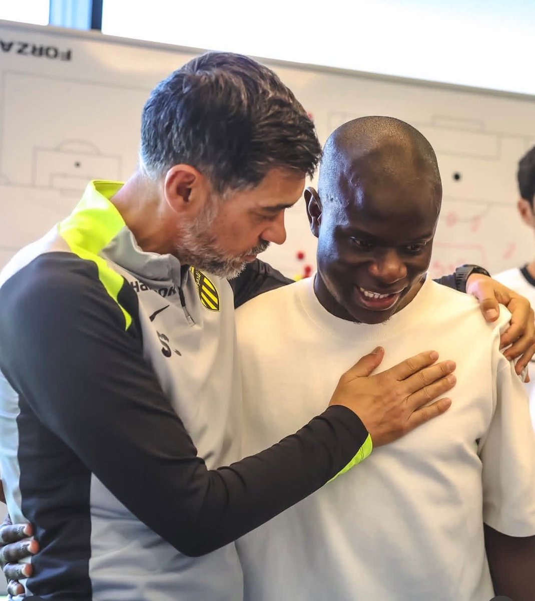 Socialactucm's tweet photo. 🚨 Mercato | #N’#Golo #Kanté 🇲🇱 quitte #Al_Ittihad 🇸🇦 et s’engage avec #Fenerbahçe 🇹🇷.
Nouveau défi pour le champion du monde ! https://t.co/y3tOF5H5aM