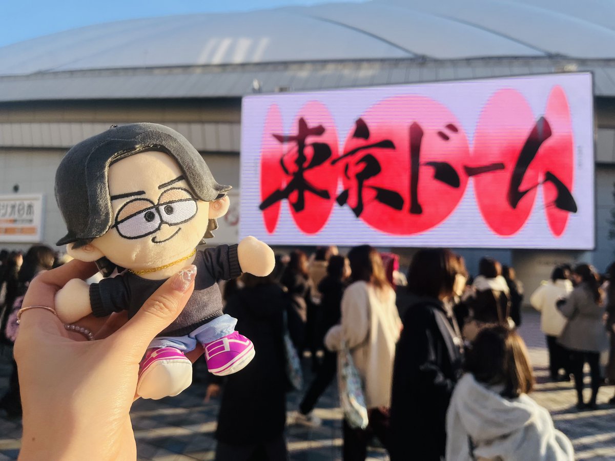 3日間東京にいました～！！！一日目は靖国神社、ミュージカル、あなさまとご飯して、2日目は江ノ島と鎌倉を観光して、3日目はゴールドラッシュでハンバーグ食べたりファミクラストア展示行ったりファンレター出したり、職場の人に東京ドーム連れてってもらいました😚💕！！推し活ﾀﾉｼｲ
