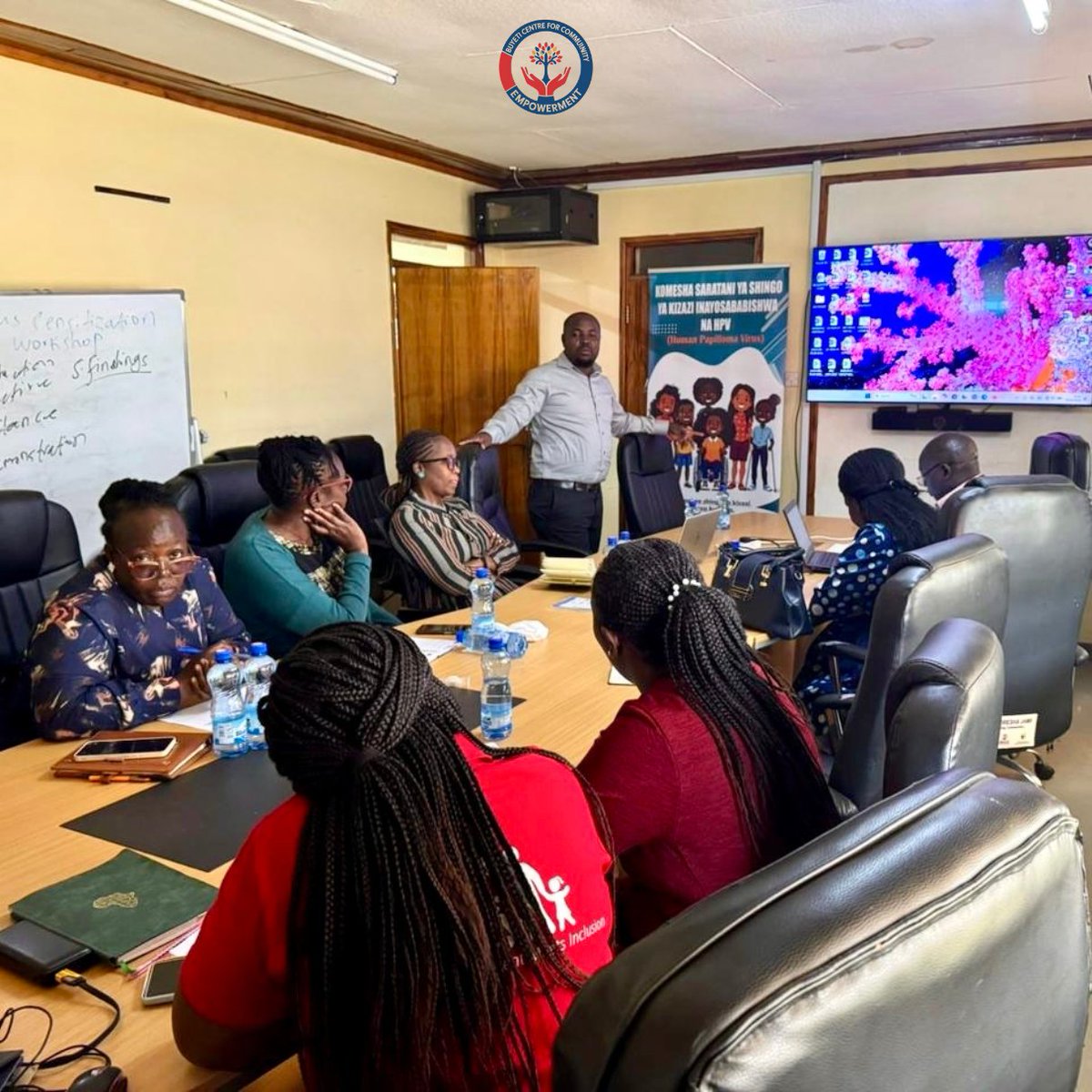 buyeti19575's tweet photo. The conversation around #HPV vaccination is changing, & that matters.
This week, #BUCECO & @rhnkorg convened MoH @Kakamega_037, MoE/@TSC_KE, health workers, teachers & community reps to discuss #HPV demand. Inclusive systems reach more adolescents, especially those often missed. https://t.co/v5bVA8sxFr