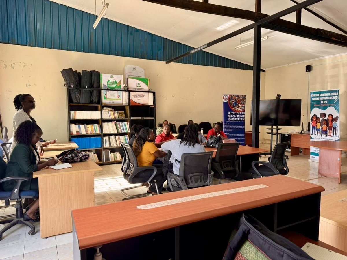 buyeti19575's tweet photo. The conversation around #HPV vaccination is changing, & that matters.
This week, #BUCECO & @rhnkorg convened MoH @Kakamega_037, MoE/@TSC_KE, health workers, teachers & community reps to discuss #HPV demand. Inclusive systems reach more adolescents, especially those often missed. https://t.co/v5bVA8sxFr