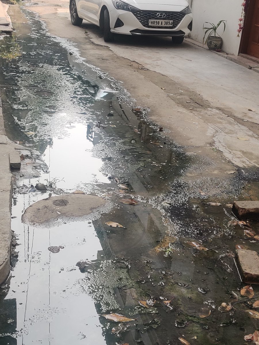 AjitkaurAk's tweet photo. @CMODelhi @PMOIndia @narendramodi @HMOIndia @AmitShah @NitinNabin @gupta_rekha Sept 2025 se लगातार C1/139-150 Janakpuri के सीवर बन्द की कंप्लेंट डाल  रहे नागरिक को समाधान चाहिए। @DelhiJalBoard को बजट दीजिए । जमीनी स्तर पर काम करवाइए।  #ViksitBharatBudget #Delhi #sewage #Accountability https://t.co/EGTalHomG9