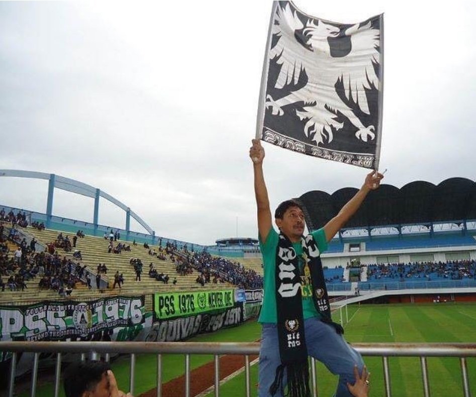 Salam hormat untuk <a href="/UltrasPSS_1976/">Ultras PSS</a> yang telah mengisi dinamika supporter di DIY. Dulu pernah kita bersua dan saling "Berdiskusi". Pernah juga berolahraga bersama. Sebuah manifesto yang terus dijaga. Alfatehah kagem Babe WY #LibertaPerGliUltra