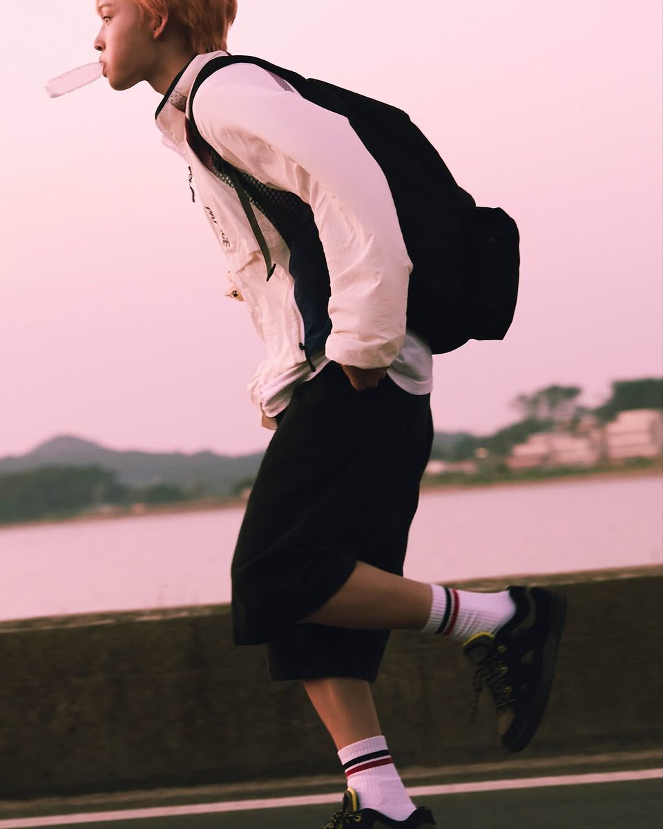 zooomin999's tweet image. 신체조건은 쇼타
성격은 지기 싫어하고 될때까지 밀어붙이는 씹상남자에
아닌건 아니라고 말해야 직성이 풀리는 쾌남
타고나길 태양으로 태어난 남자 

씹덕들 죽이려고 소년만화 주인공 설정이란 설정은 다 때려넣어 만든 남자아이