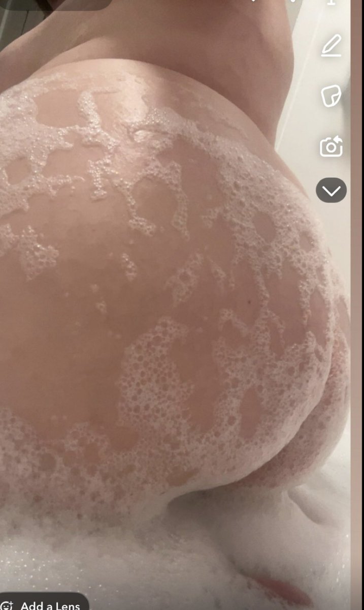 Naominymph420's tweet photo. HMU for deals on content !!! :3 ass too phat ?? https://t.co/8x8USy7Fv9
