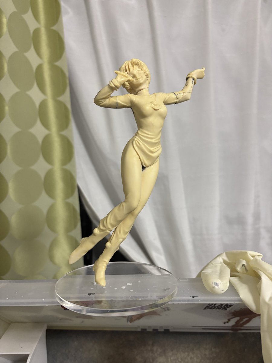 初ガレージキット製作中、マクロスのミンメイです。