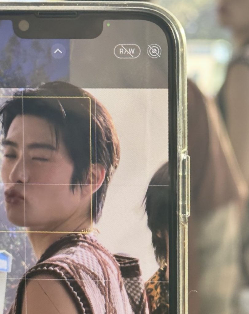 🤨                                        😚