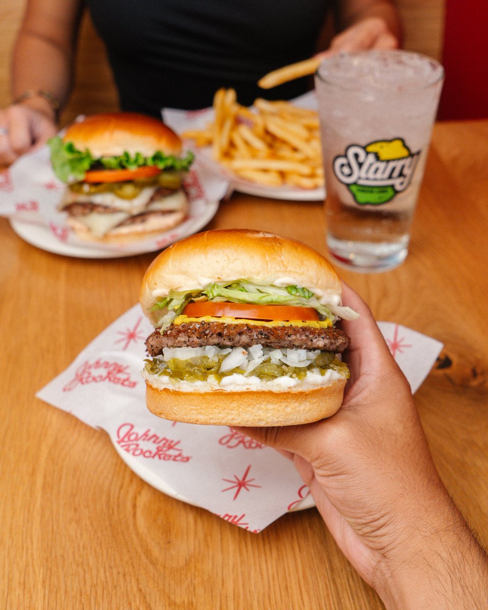 BFF 👯 + Burger 🍔 + STARRY® 🥤 = Happiness 🤩