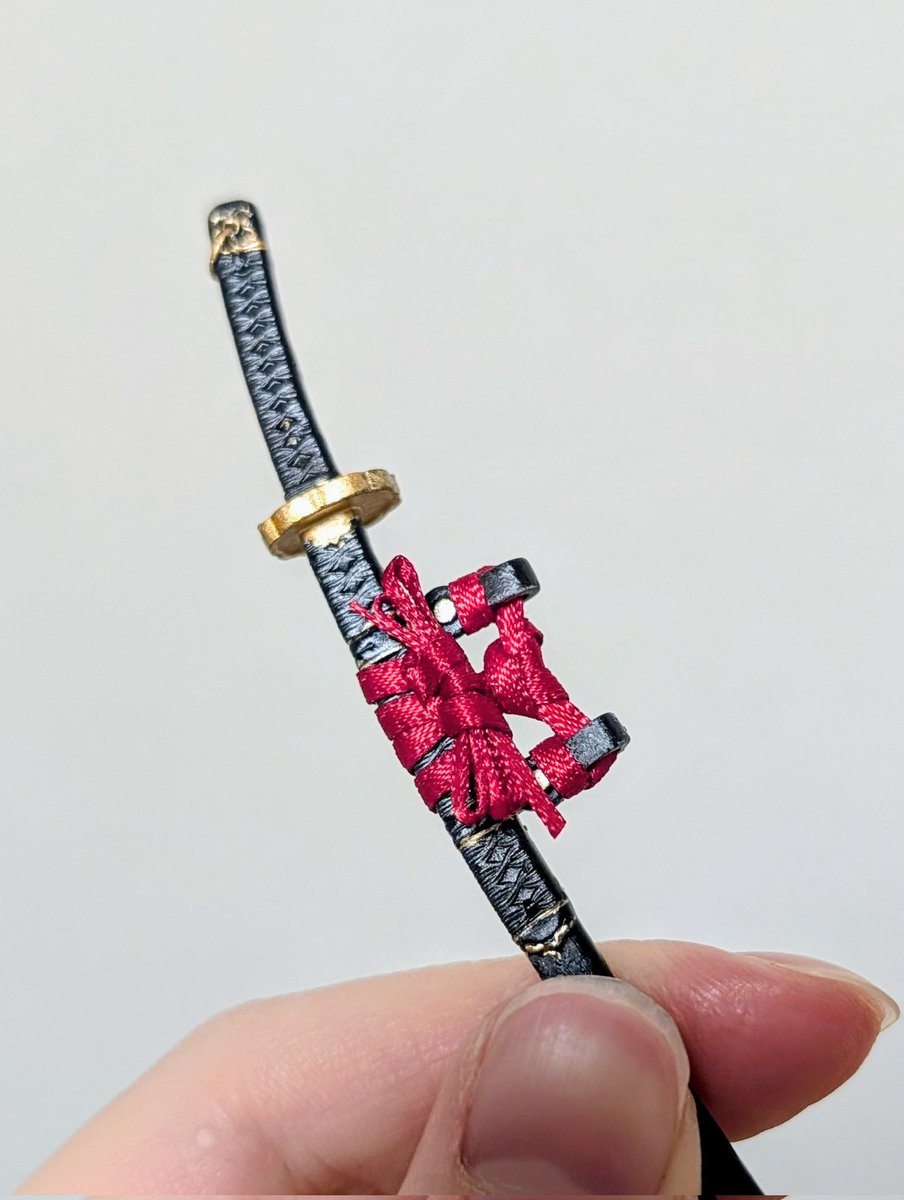 発狂しながら巻いた太刀紐　結び方間違ってるかもだけどもう無理よ！