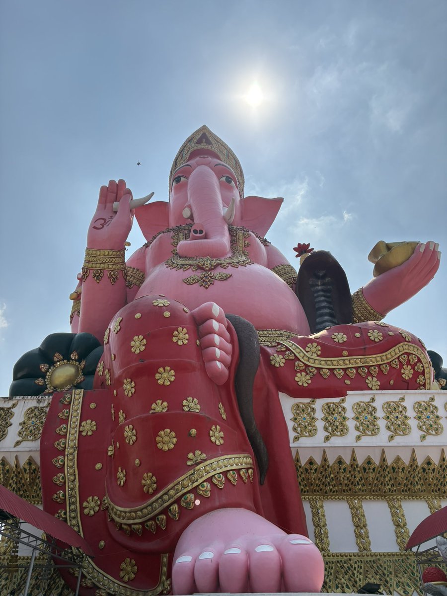 วันนี้เป็นวันสันคติจตุรถี 🕉️ 🌺✨

ขอองค์พ่อช่วยขจัดอุปสรรค
และความทุกข์ยาก ขอท่านประทานพร
เพื่อขอความสำเร็จ การงาน การเงิน
และความราบรื่นในชีวิต

ขอสติปัญญาเพิ่มพูนไม่รู้จบนะคะ🙏✨