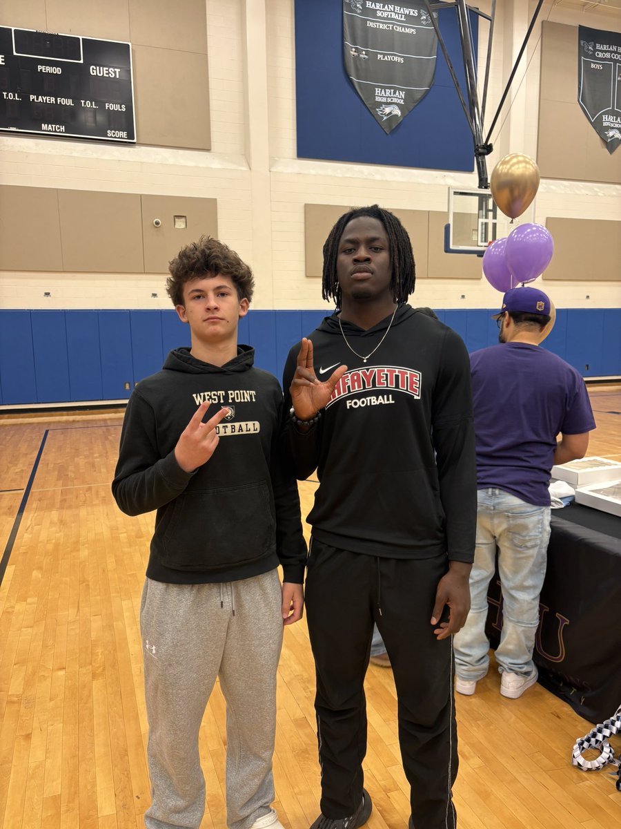 EvanForrester20's tweet photo. Thank you to all the seniors who committed to play at the next level this morning! All the influence you’ve blessed me with cannot be understated. From the early morning practices, mid day weight room grind, or after practice film. I know you guys will be great! @HarlanHawks_FB https://t.co/8oaVzQ4gc7