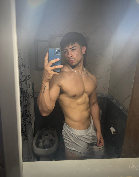 mastrcooper's tweet photo. Looking for trouble?😈 https://t.co/71UKeFkBqo