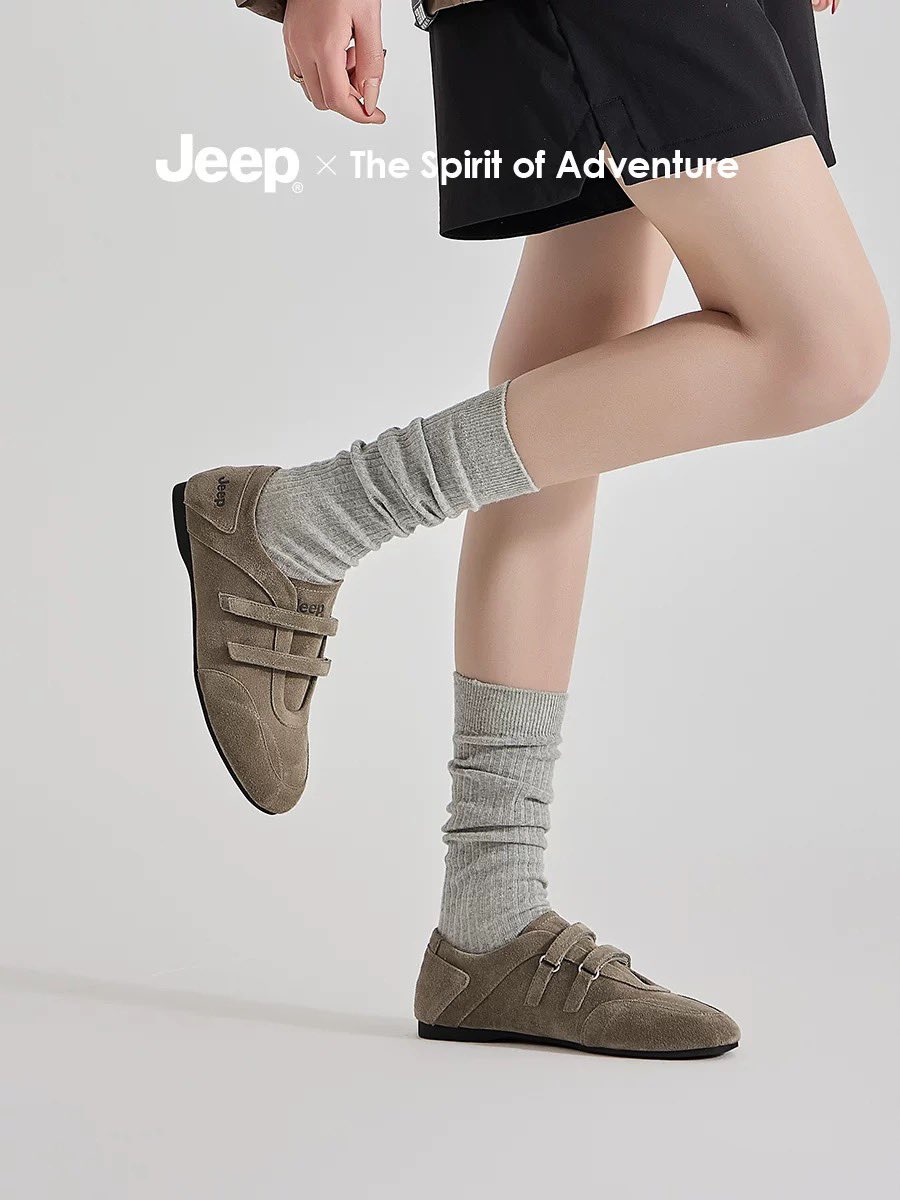 catchyshoppp's tweet photo. 🌟 พรีรองเท้า Jeep รุ่นใหม่ออกทรง slip on มีสีเขียว olive กับน้ำตาลอมเทา 

一 2590฿ ส่งฟรี! 🚘
一 Size 35-40 

♡ สอบถามสั่งซื้อ DM ได้เลยนะคะ

#jeep #รองเท้าjeep #พรีรองเท้า #พรีjeep https://t.co/X6tZ0veu6T