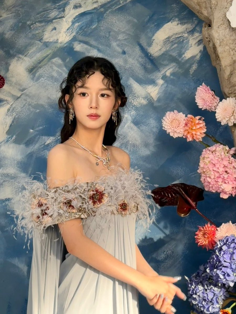 Simply Zhou Ye 周也 tweet media