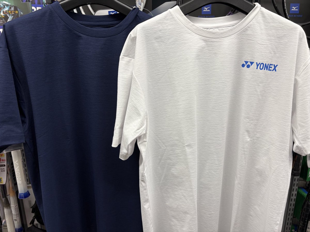ShopLeaders's tweet photo. YONEXより春の限定モデルバッグ入荷しました‼️

同時に全英オープンの大会記念Tシャツも入荷してきました👕

どちらも数量限定賞品ですので、気になる方はお早めにどうぞ😊 https://t.co/iZbTkt7XtS