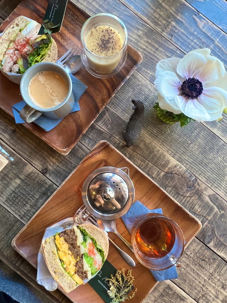 icetabete's tweet photo. お花に囲まれた空間でランチ🌼具沢山で栄養満点なサンドイッチが美味しかった！東中野のOn Flowersとってもおすすめ♡ https://t.co/eudji1QE9j