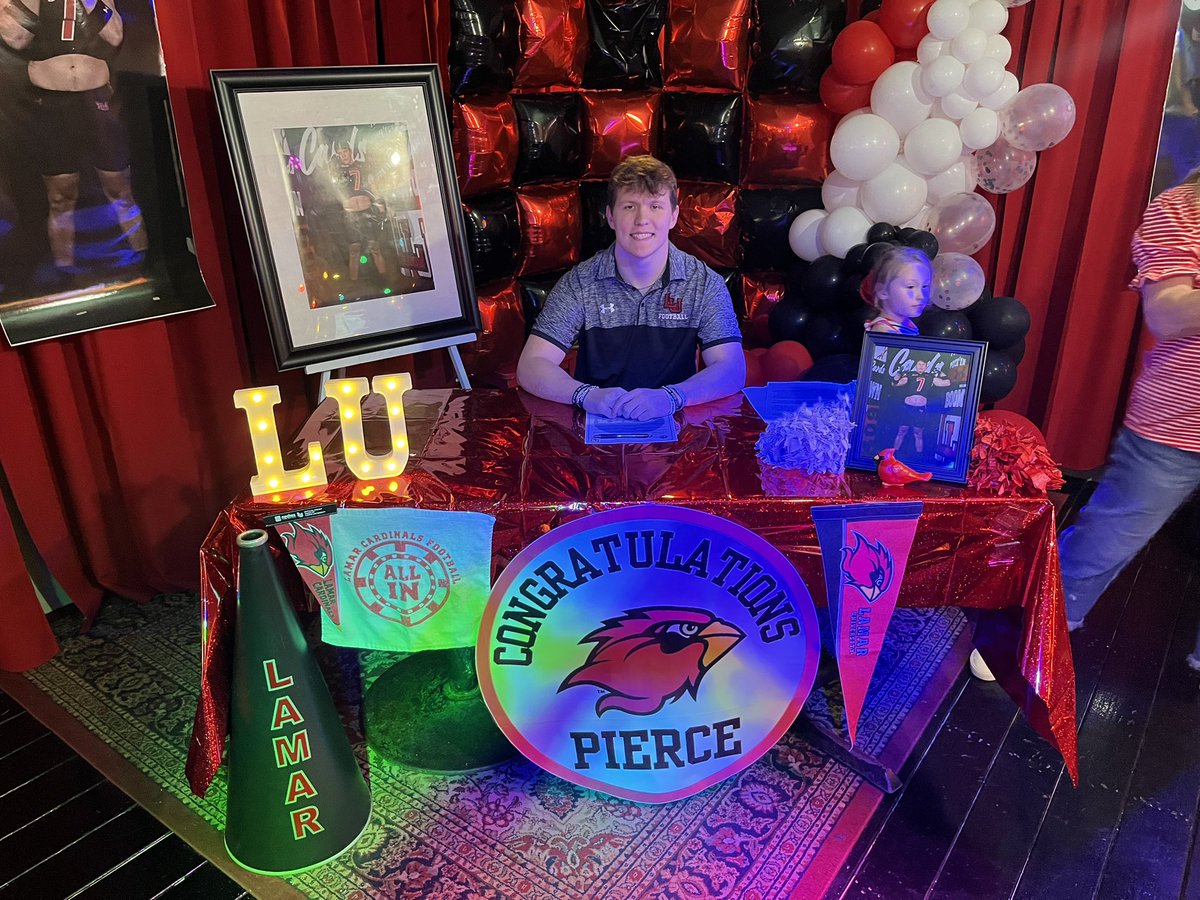 HFISD_Longhorns's tweet photo. π National Signing Day! π
Congrats to Pierce Pirtle on committing to Lamar University!
Hard work, dedication & grit on & off the field earned him this next-level opportunity!
#WeAreHFISD #HornsUp #txhsfb #409Sports https://t.co/2pJPVTGSEz