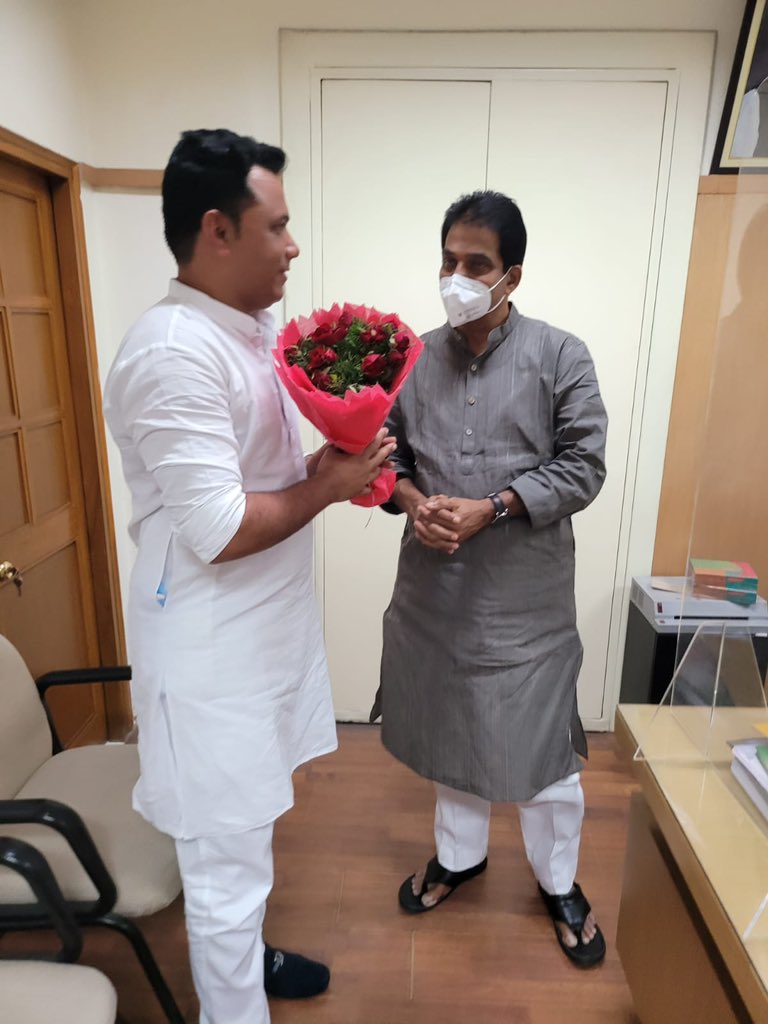 अखिल भारतीय कांग्रेस कमेटी के संगठन महासचिव एवं लोकसभा सांसद श्री K.C. Venugopal  जी को जन्मदिन की हार्दिक शुभकामनाएं।
<a href="/kcvenugopalmp/">K C Venugopal</a>