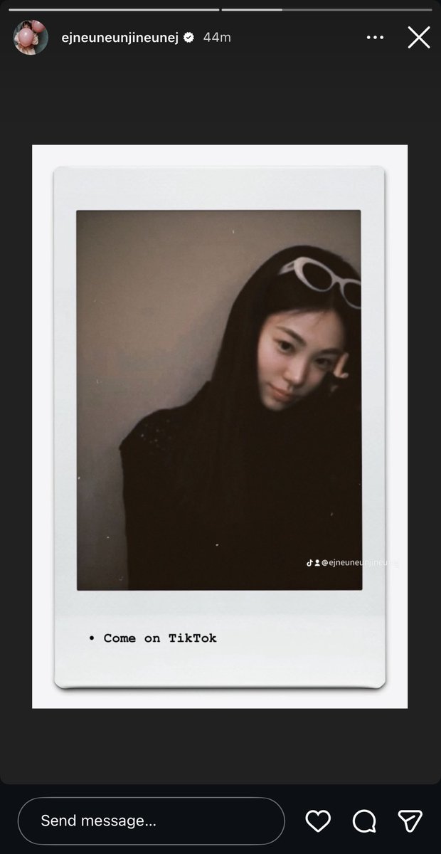 iluv260's tweet photo. EJ posted a story saying “Come on Tiktok” 
seems like she’s gonna be active on there  🫰🫰🥹 https://t.co/aW6eoYGJx9