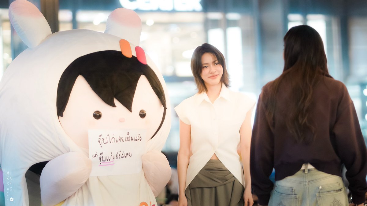 JJ_9989's tweet image. แล้วรูปนี้พี่มี่กับเอนี่เหมือนกันมาก55225252522

#EmiBonnie #เอมี่บอนนี่